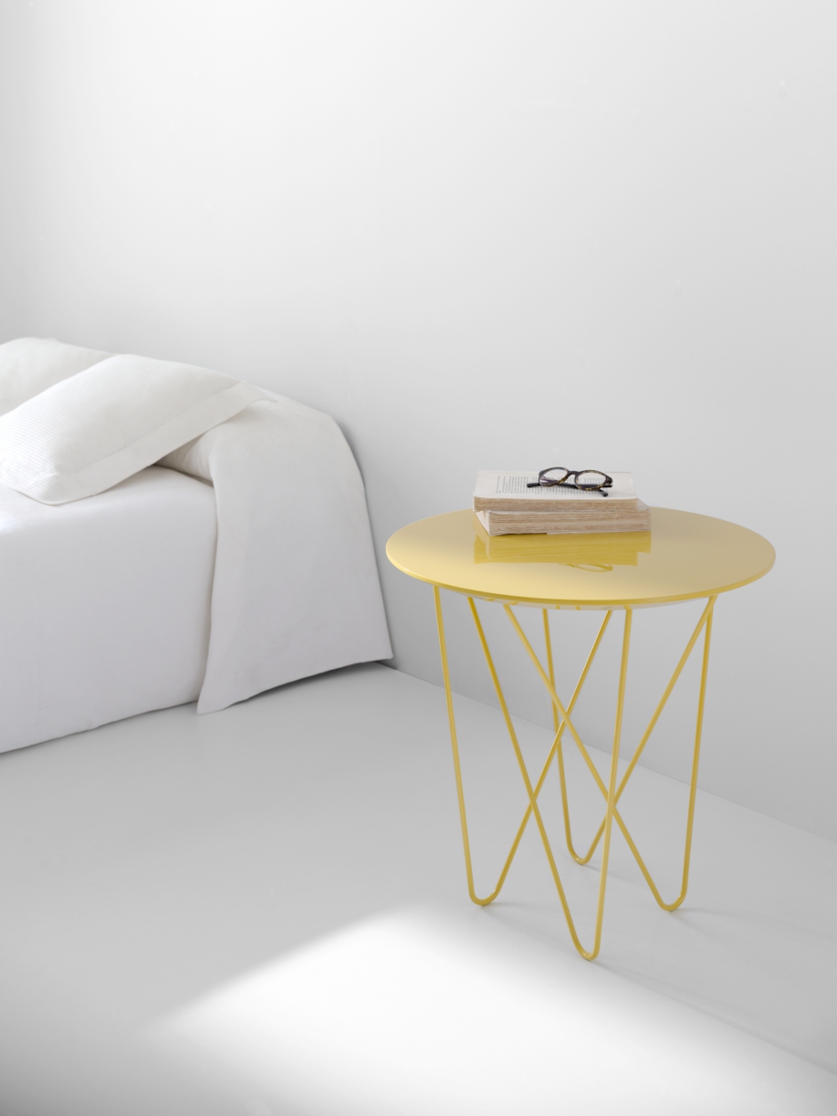 Coleccion de mesa de centro y auxiliares side table yohsi diseño discoh design para kendo mobiliario