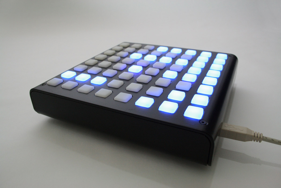 Equipo musical disc jockey electronica arduinome clon monome con arduino botones discoh design