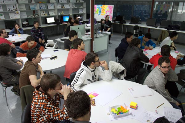 workshop de diseño y creatividad impartido por discoh design en UPNA Tudela