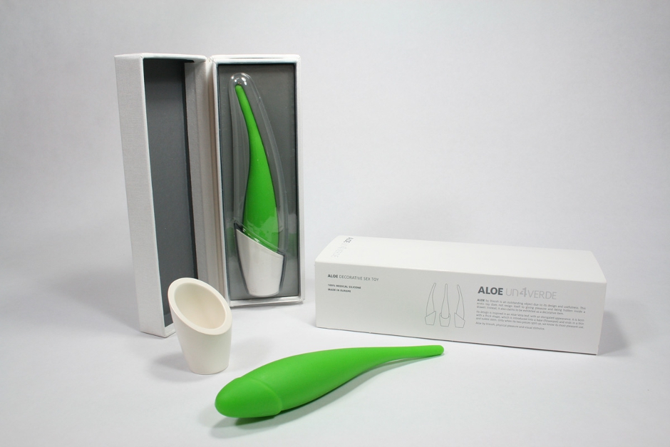 Packaging, estuche, blister termoconformado maceta y planta dildo aloe diseño de discoh design