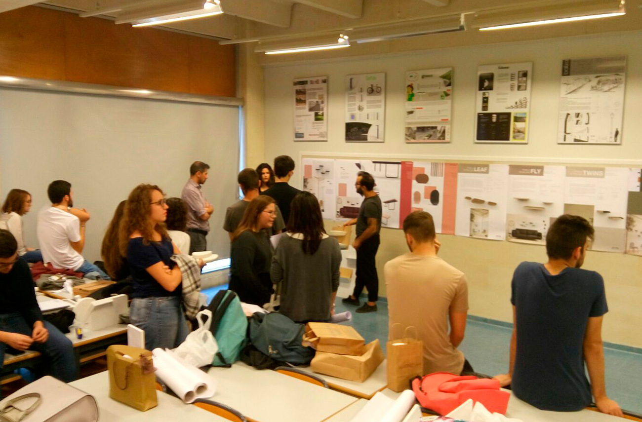 Omelette Editions en la Universidad Politécnica de Valencia tutorizando alumnos diseño de producto mobiliario